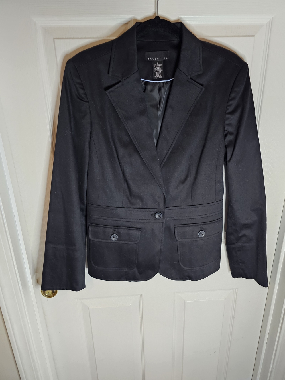 attention Black Single-Button Women's Blazer with Flap Pockets
